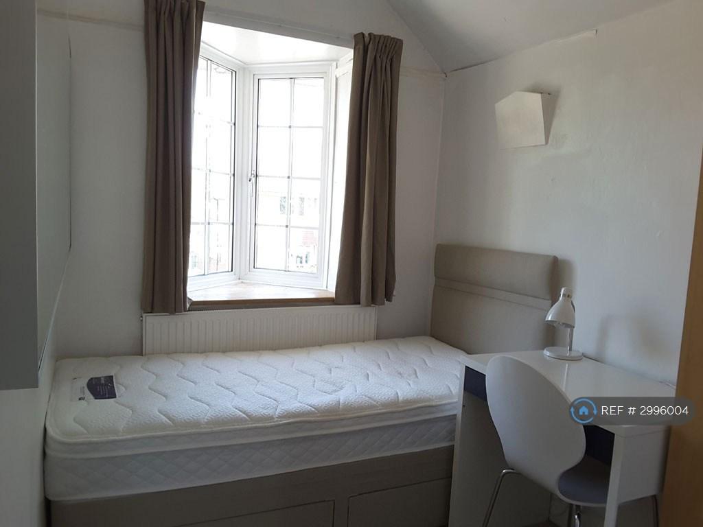 House in London - View 5