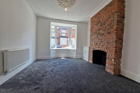 3 bedroom terraced house to rent, Walthall Street, Crewe, CW2