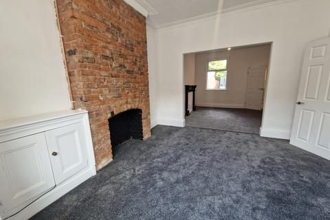 3 bedroom terraced house to rent, Walthall Street, Crewe, CW2