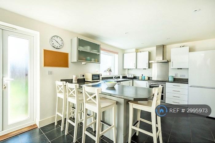House in West Drayton - View 5