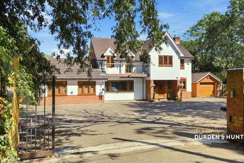 5 bedroom detached house for sale, Broxhill Road, Havering-Atte-Bower, RM4