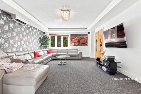 5 bedroom detached house for sale, Broxhill Road, Havering-Atte-Bower, RM4