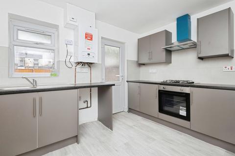 3 bedroom terraced house to rent, Marine Street, EBBW VALE, NP23