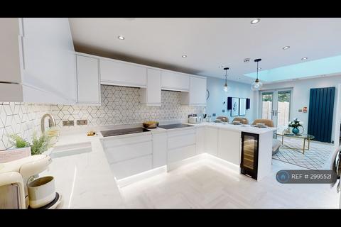 1 bedroom in a house share to rent, Heeley Road, Birmingham, B29