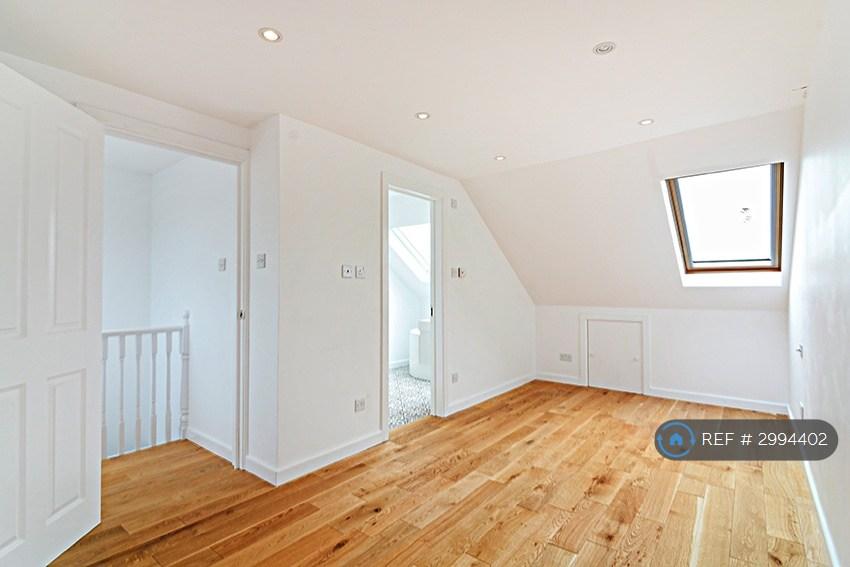 Apartment in London - More