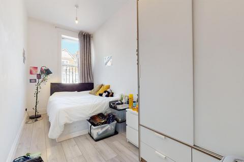 3 bedroom flat to rent, Burton Road, Kilburn NW6