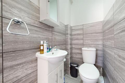 3 bedroom flat to rent, Burton Road, Kilburn NW6