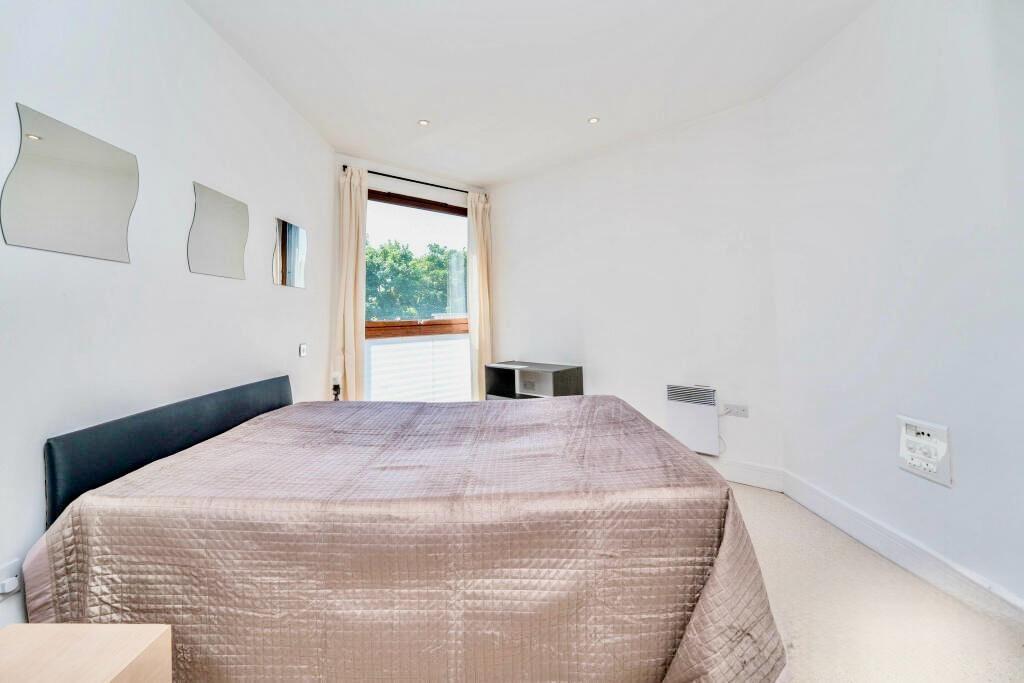 Apartment in London - View 5