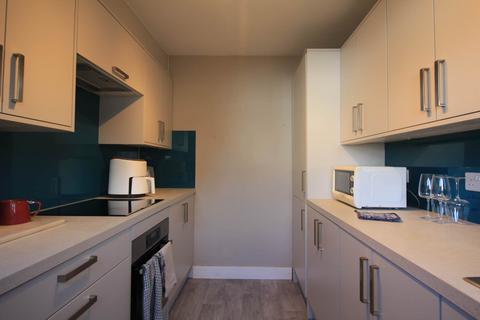 1 bedroom flat to rent, Woodford Court, 21 Clarence Road North