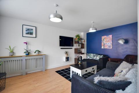 3 bedroom house for sale, at 7 Horseshoe Close, Bourne End, Hertfordshire HP1