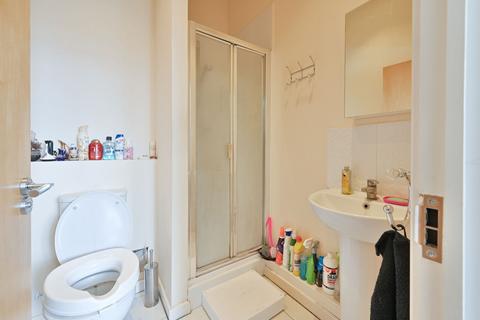 2 bedroom flat to rent, Wilmingon Close, WD18, Watford, WD18