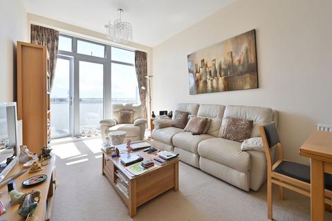2 bedroom flat to rent, Wilmingon Close, WD18, Watford, WD18