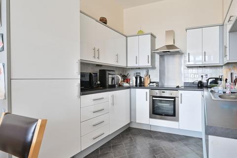 2 bedroom flat to rent, Wilmingon Close, WD18, Watford, WD18