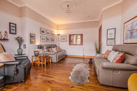 2 bedroom semi-detached bungalow for sale, 105 Halbeath Road, Dunfermline, KY12 7RE
