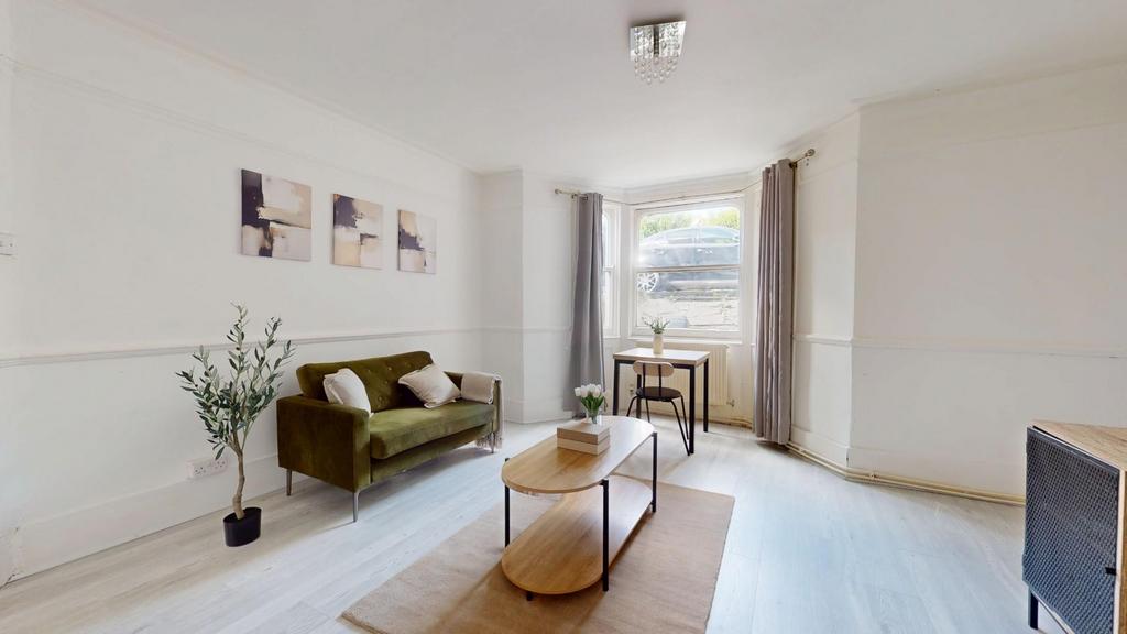 Apartment in Gravesham, Gravesend Town Centre, Milton - View 2