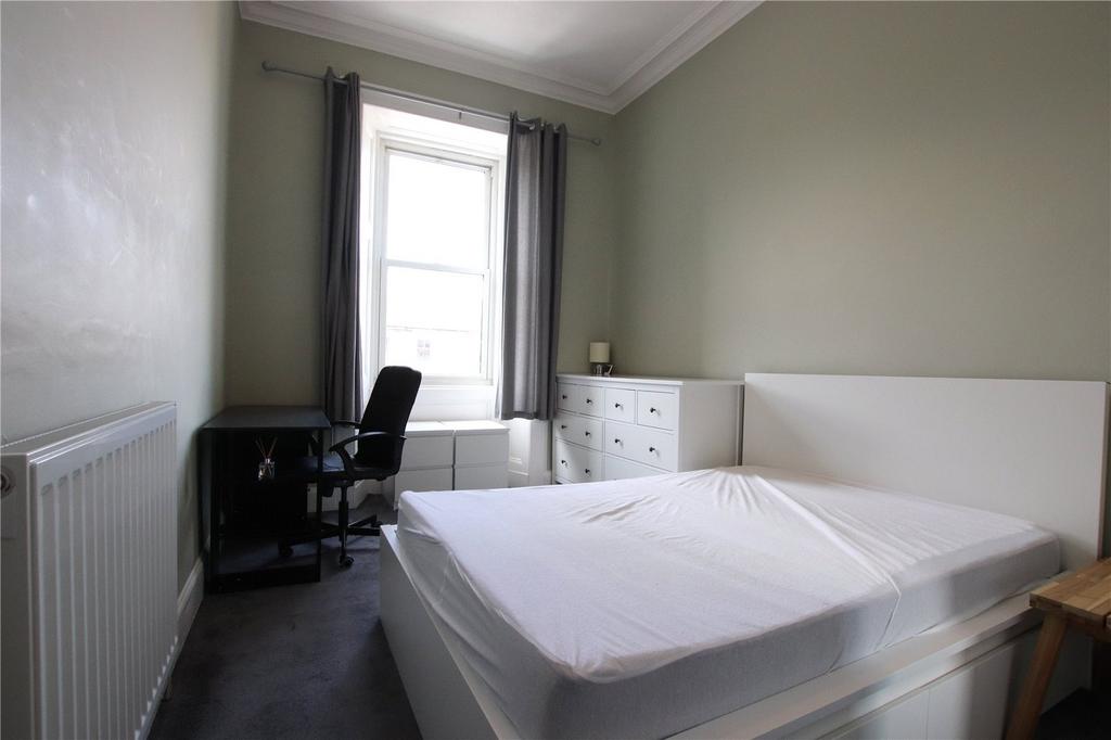 Apartment in Edinburgh, Leith Central - View 4