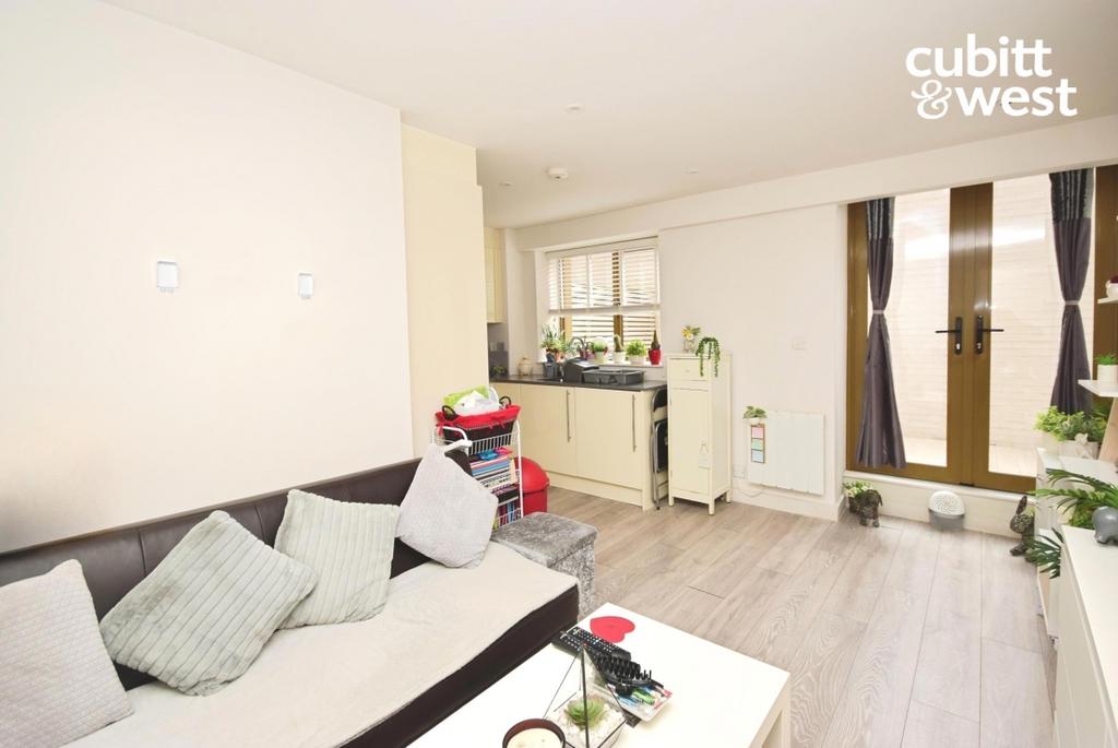 Apartment in Sutton - View 2