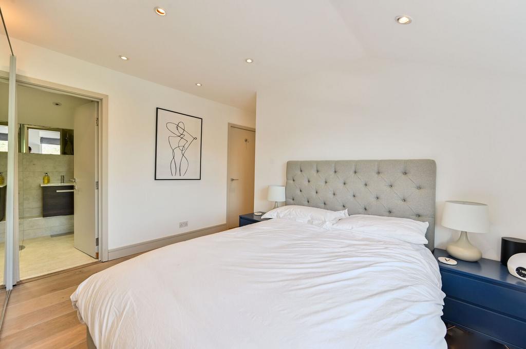 Master bedroom, en suite