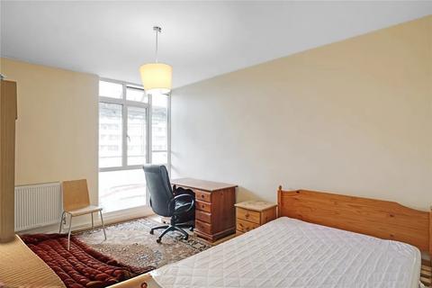 4 bedroom flat to rent, Leinster Gardens, London W2