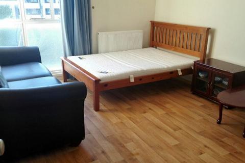4 bedroom flat to rent, Leinster Gardens, London W2
