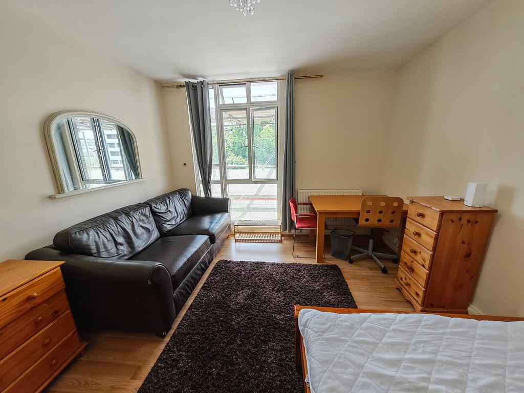Apartment in London - View 3