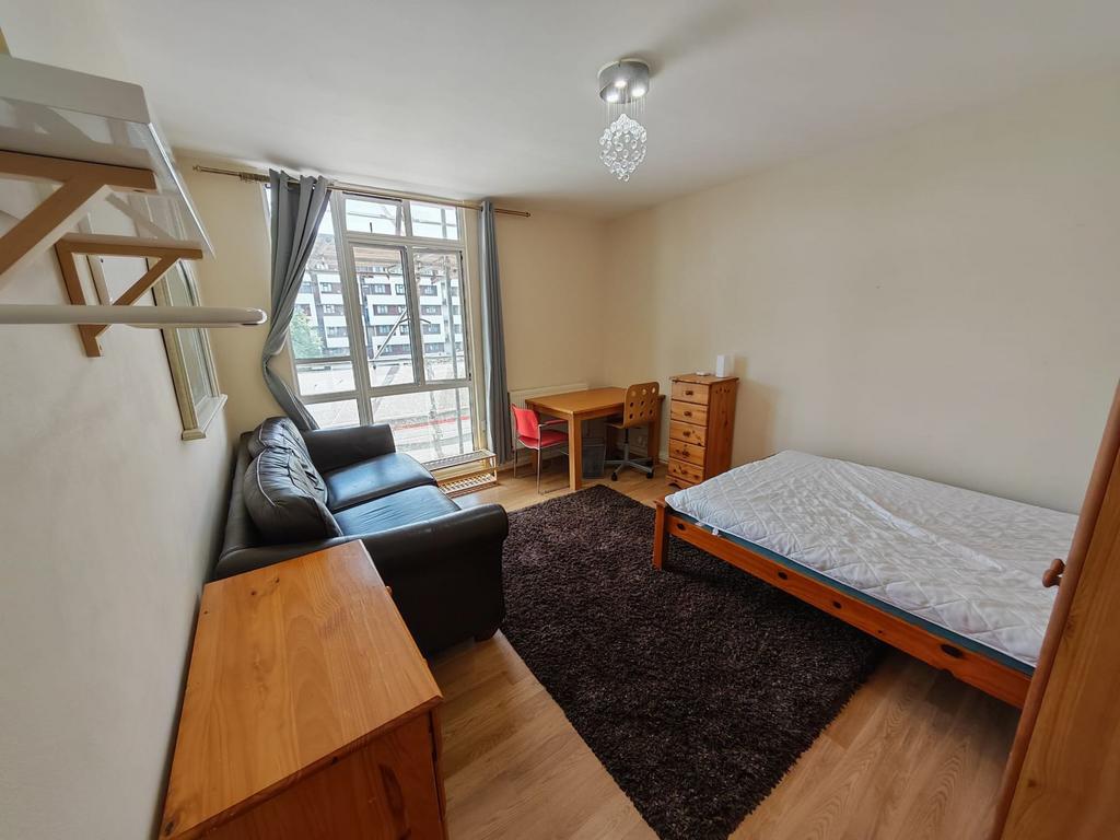 Apartment in London - View 5