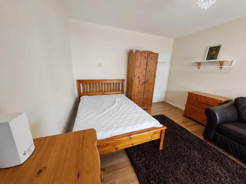 Apartment in London - More