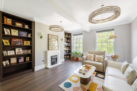 5 bedroom flat for sale, Grove Court, Grove End Road, London NW8