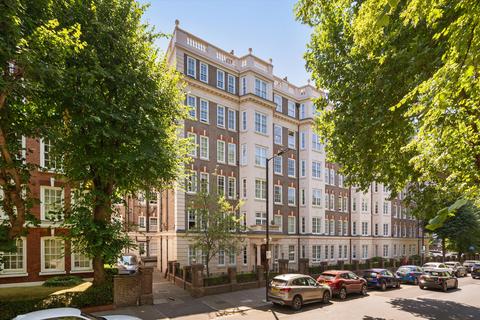 5 bedroom flat for sale, Grove Court, Grove End Road, London NW8