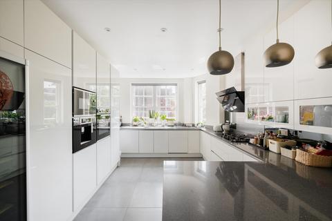 5 bedroom flat for sale, Grove Court, Grove End Road, London NW8