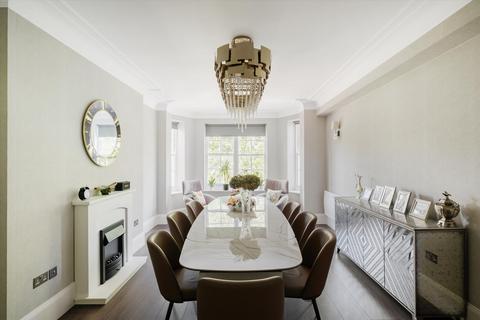 5 bedroom flat for sale, Grove Court, Grove End Road, London NW8