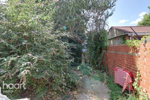 1 bedroom end of terrace house to rent, Mill Avenue, UXBRIDGE