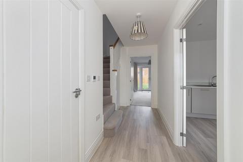 2 bedroom semi-detached house to rent, Blossom Street, Bicester