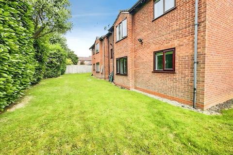 1 bedroom flat for sale, Mayfield Close,Catshill,Bromsgrove,B61 0NP