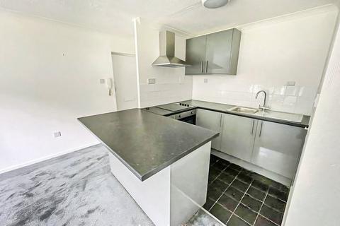 1 bedroom flat for sale, Mayfield Close,Catshill,Bromsgrove,B61 0NP