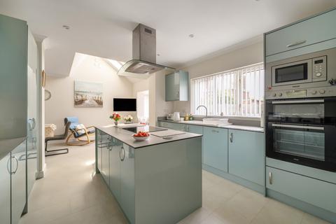2 bedroom bungalow for sale, Charles Orchard, Upton-upon-Severn, Worcester
