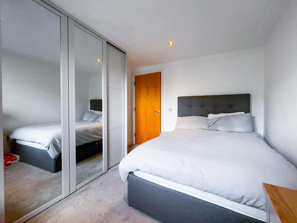 Apartment in Leeds, Steander, Richmond Hill - View 5