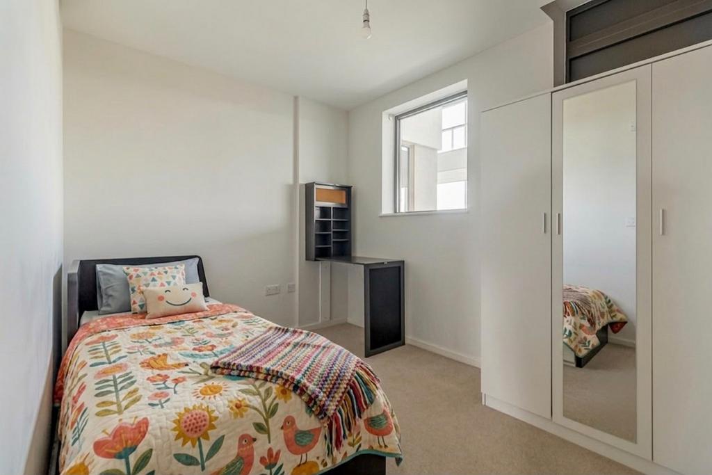 Apartment in London - View 5