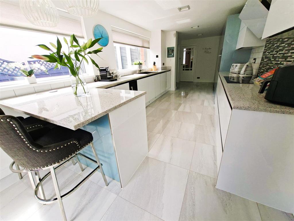 House in Birmingham, Lyndon Green - View 2