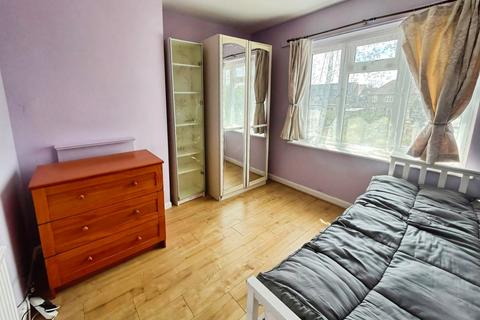 undefined, Hounslow, Queen's Gardens, Hounslow
