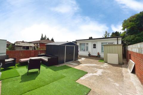 undefined, Hounslow, Queen's Gardens, Hounslow