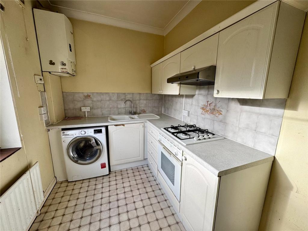 Apartment in Bournemouth, Charminster - View 2
