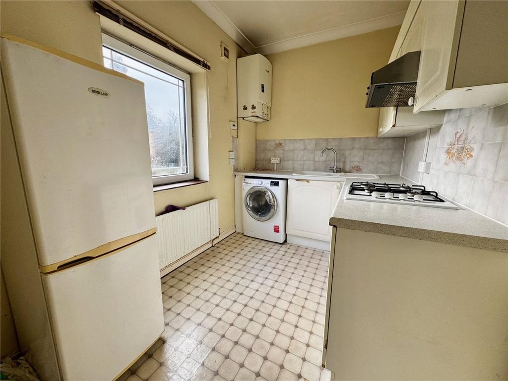 Apartment in Bournemouth, Charminster - View 5