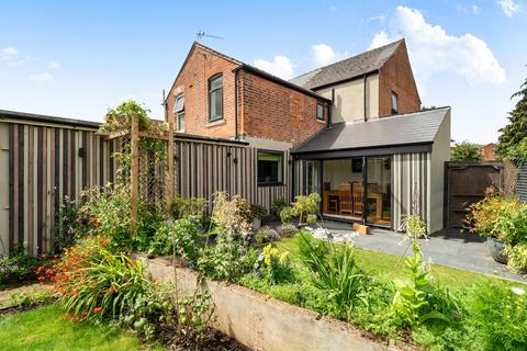 undefined, Swan Road, Gloucestershire GL1