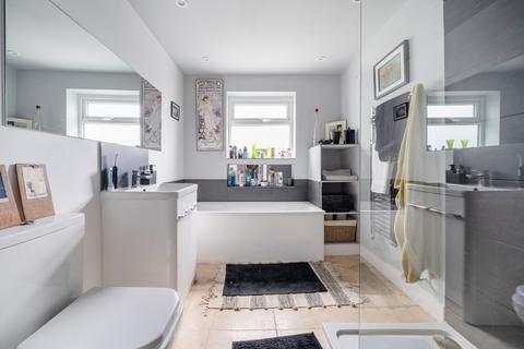 undefined, Swan Road, Gloucestershire GL1