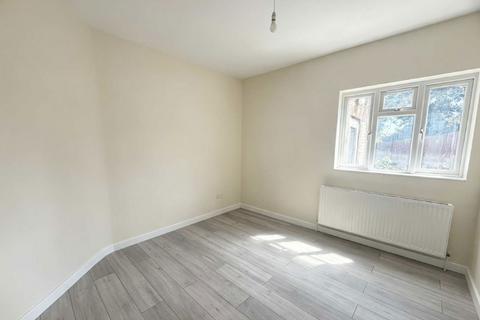 1 bedroom flat to rent, Bell Lane, London NW4