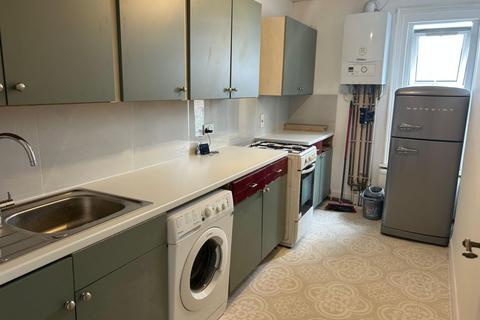 1 bedroom flat to rent, The Broadway, Friern Barnet Road, Friern Barnet, N11