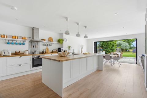 4 bedroom detached house to rent, Lovel Road, Winkfield