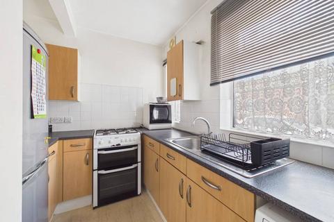 2 bedroom flat for sale, Machell Street, Hull, HU2 8AL
