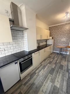 2 bedroom flat to rent, Hessle Road, Hull